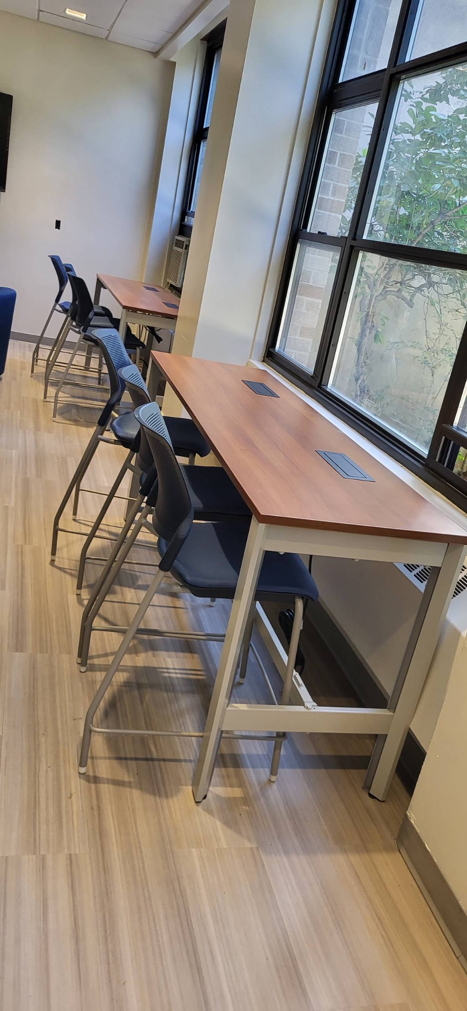 Powered Collaboration Tables